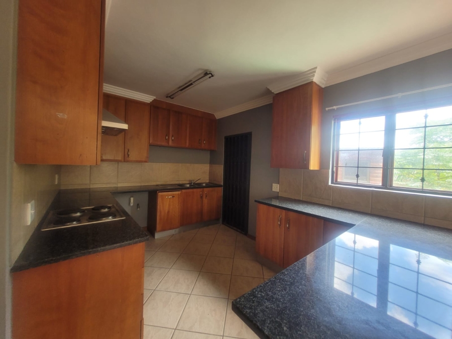 To Let 3 Bedroom Property for Rent in Melodie North West